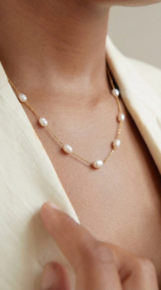 Élise Pearl Necklace